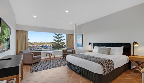 Lake View Spa Suite