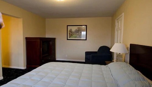 One King Bed, Non-Smoking