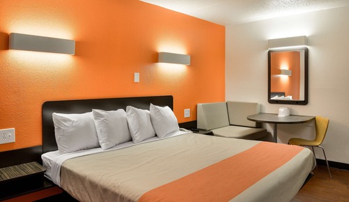 Deluxe Room, 1 King Bed, Accessible, Non Smoking