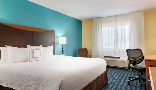 Room, 1 King Bed, Non Smoking (Mobility Accessible, Tub)