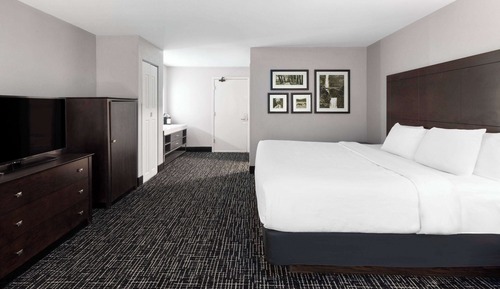 Deluxe Room, 1 King Bed, Non Smoking