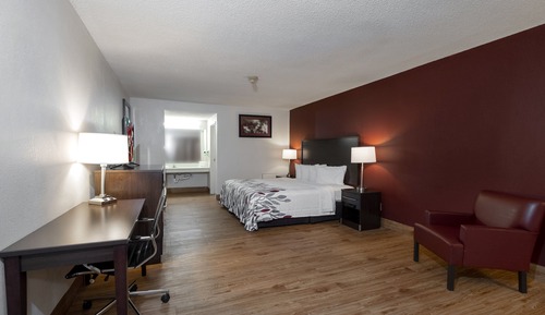 Deluxe Room, 1 King Bed, Smoking