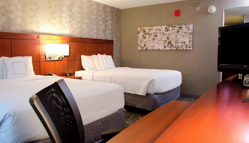 Room, 2 Queen Beds, Non Smoking (Mobility/Hearing Access, Roll-in Shwr)