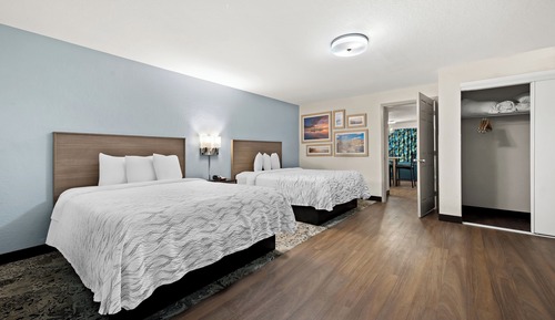 Suite, 2 Queen Beds, Accessible, Kitchen (Smoke Free)