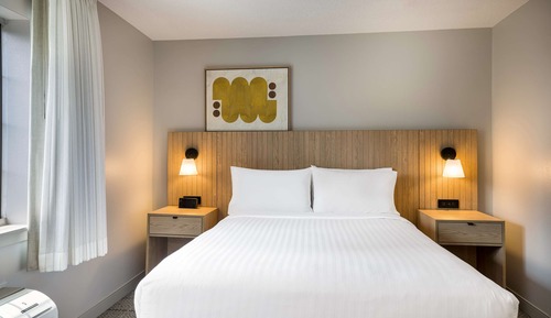 Deluxe Room, 1 Queen Bed
