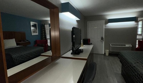 Room, 1 King Bed, Non Smoking
