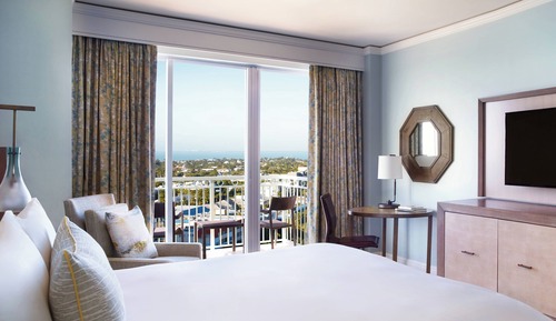 Club Suite, 1 King Bed with Sofa bed, Oceanfront