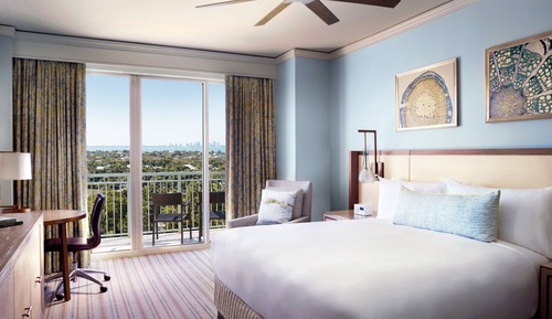 Room, 1 King Bed, Balcony, Oceanfront (Mobility Accessible, Roll-In Shower)