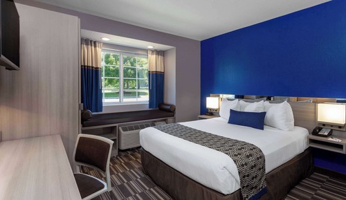 Standard Room, 1 Queen Bed