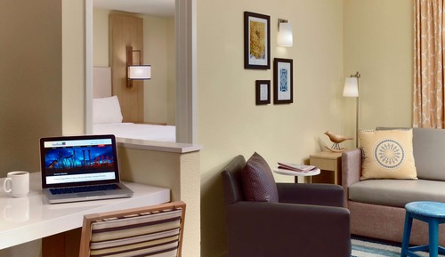 Suite, 1 King Bed, Accessible (Hearing)