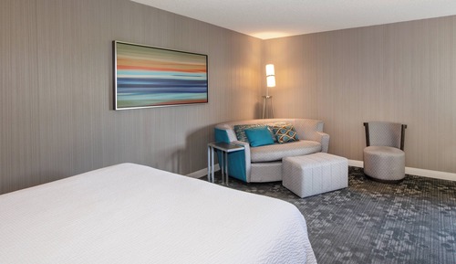 Suite, 1 Bedroom, Non Smoking, Courtyard View