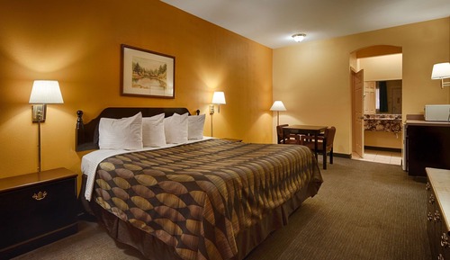Standard Room, 1 King Bed, Accessible, Non Smoking