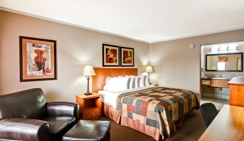 Standard Room, 1 King Bed (Exterior Access)