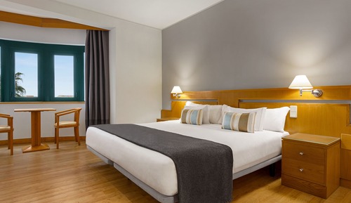 Standard Room, 1 King Bed, Non Smoking