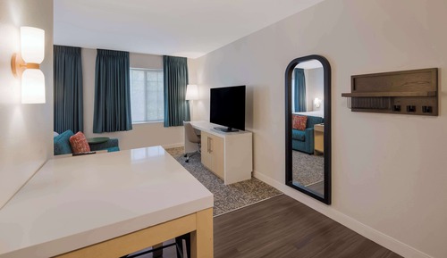 Studio, 1 King Bed, Accessible (Mobility/Hearing)