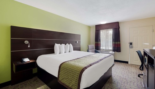 Standard Room, 1 King Bed, Non Smoking, Refrigerator & Microwave
