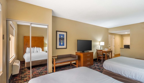 Suite, 2 Double Beds, Accessible, Bathtub (with Single Sofabed)
