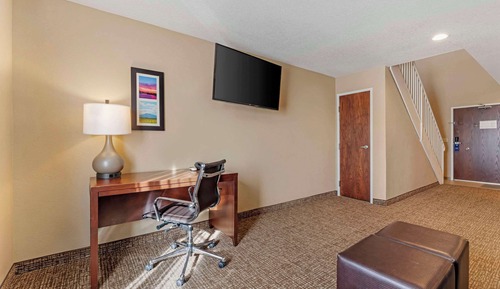 Suite, 1 King Bed, Non Smoking (with Wet Bar)
