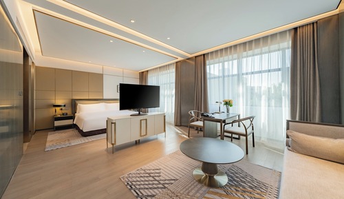 Suite, 1 King Bed (West Wing)