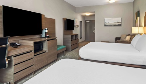 Standard Room, 2 Queen Beds, Non Smoking, Refrigerator & Microwave (with Sofabed)