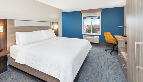 Suite, 1 King Bed