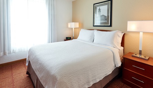 Suite, 2 Bedrooms (Mobility Accessible, Roll-In Shower)
