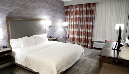 Room, 1 King Bed (Study)