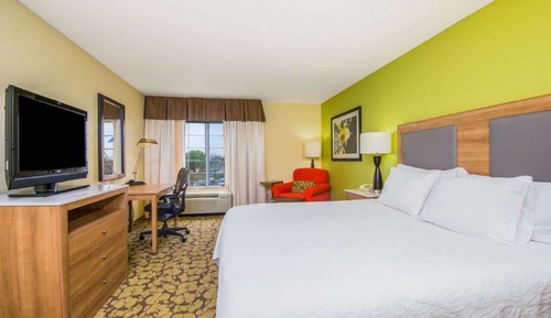 Room, 1 King Bed, Accessible (Hearing)