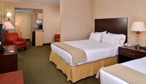 Suite, Multiple Beds, Accessible (Communications)