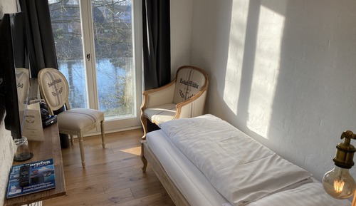 Economy Single Room