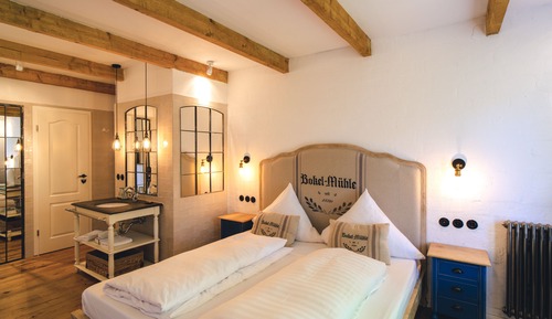 Loft room with garden view