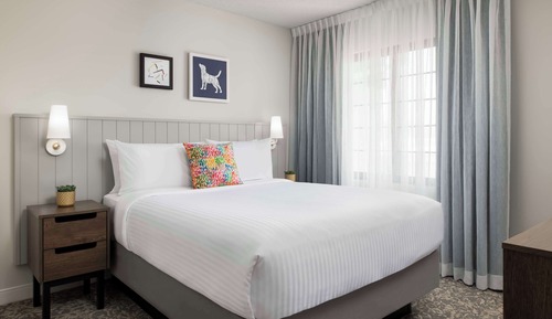 Suite, 1 King Bed (One Bedroom)