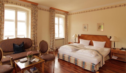 Deluxe Double or Twin Room