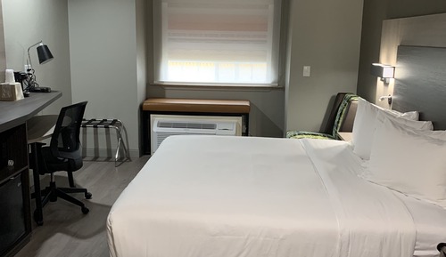 Standard Room, 1 Queen Bed, Non Smoking