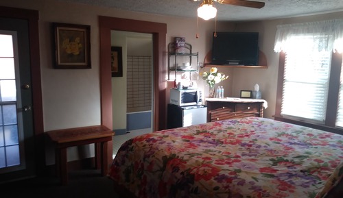 Standard Room, 1 King Bed (Room 5)