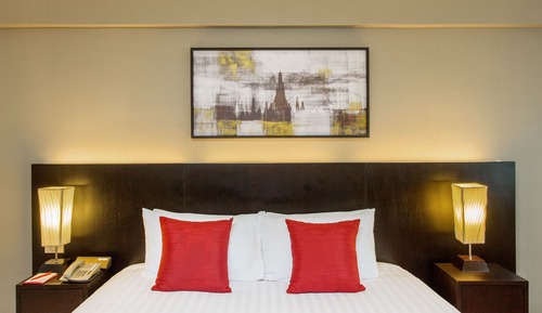 Deluxe Room, 1 King Bed, River View