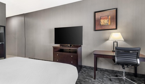 Standard Room, 1 King Bed, Non Smoking, Refrigerator & Microwave