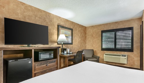 Standard Room, 1 King Bed, Non Smoking