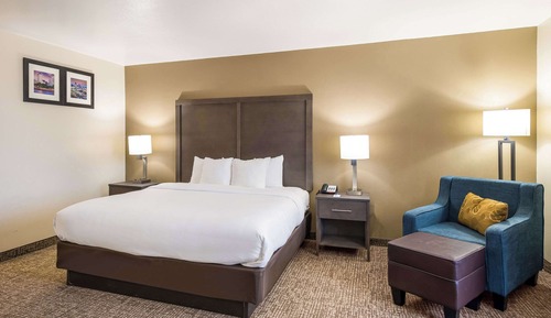 Suite, 1 King Bed, Non Smoking