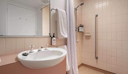 Villa, 1 Queen Bed (Self-Contained)
