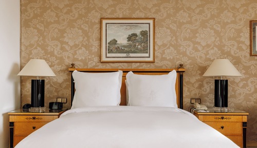 Superior Room, 1 King Bed, City View