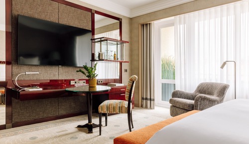 Deluxe Room, 2 Twin Beds, City View