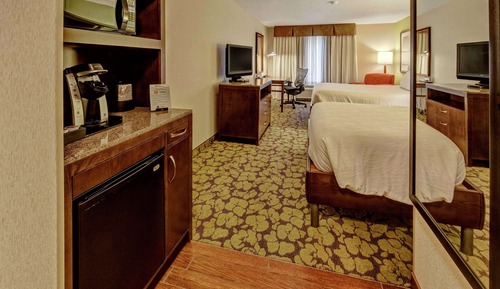2 Queen Beds