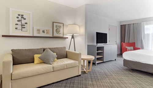 Suite, 1 King Bed, Non Smoking