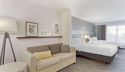Suite, 2 Queen Beds, Non Smoking