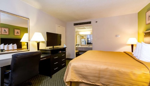 Standard Room, 1 King Bed, Ground Floor