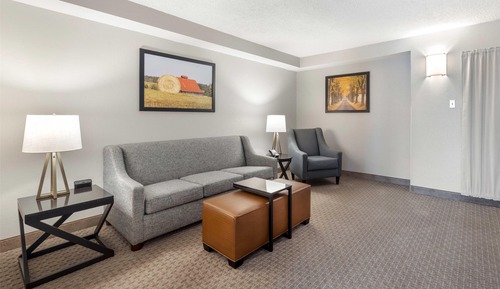 Suite, Accessible, Refrigerator & Microwave (2 Queen Beds, Sofa Bed, 2 Rooms, Tub)