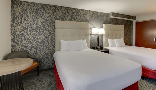 Deluxe Room, 2 Queen Beds, Accessible, Refrigerator & Microwave (Tub, Upper Floor)