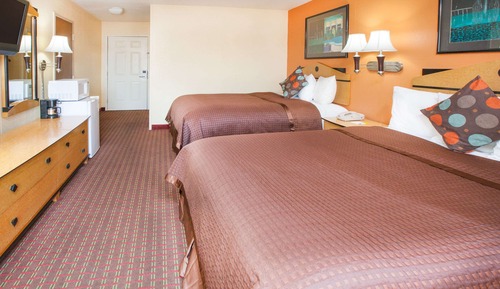 Standard Room, 1 Queen Bed