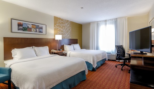 Room, 2 Queen Beds, Non Smoking (Mobility Accessible, Roll-in Shower)